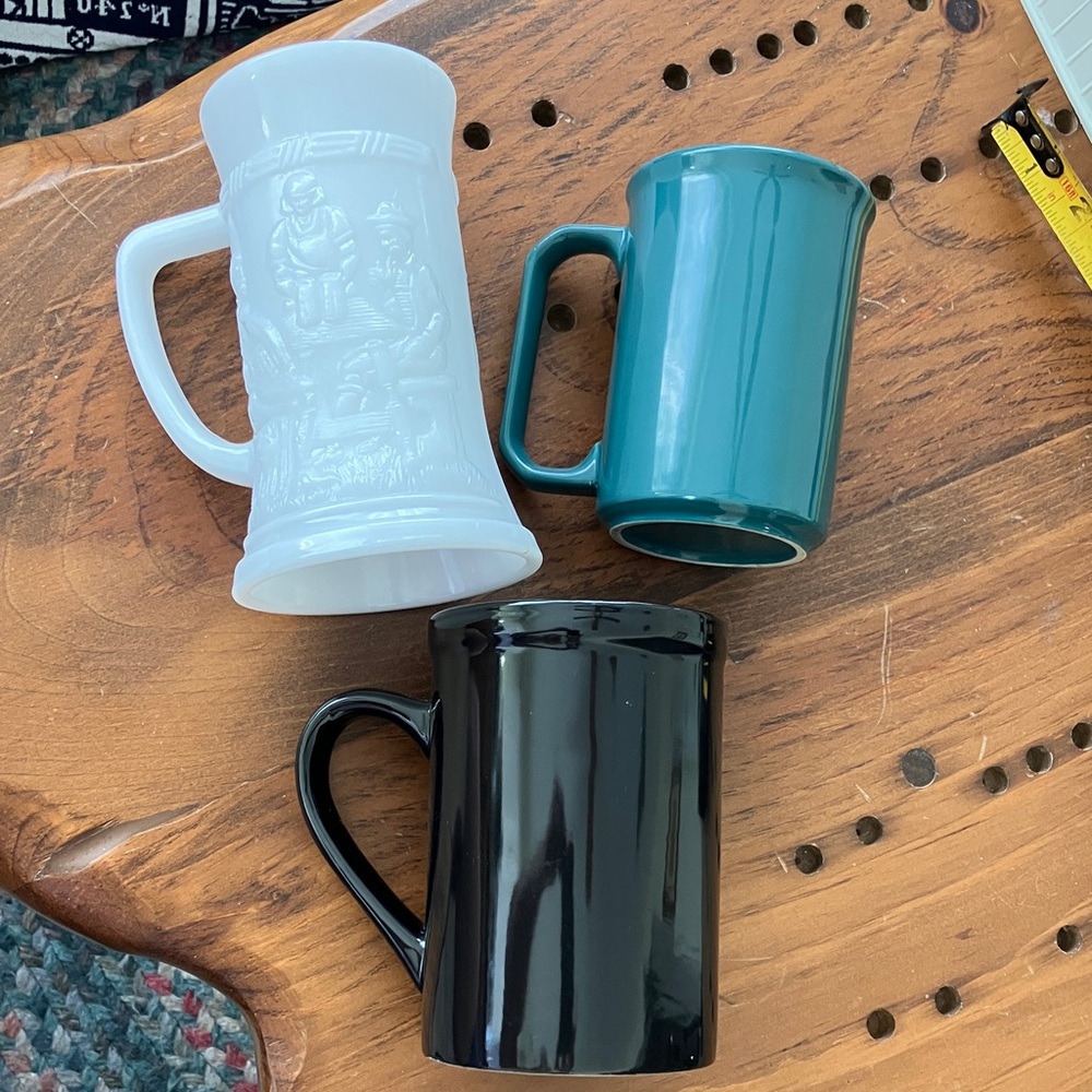 FEDERAL MILK GLASS BLACK ROYAL NORFOLK GREEN MADE IN ENGLAND TANKARD STEINS SET